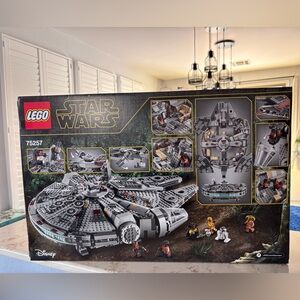 LEGO Star Wars Millennium Falcon 75257 - New Factory Sealed